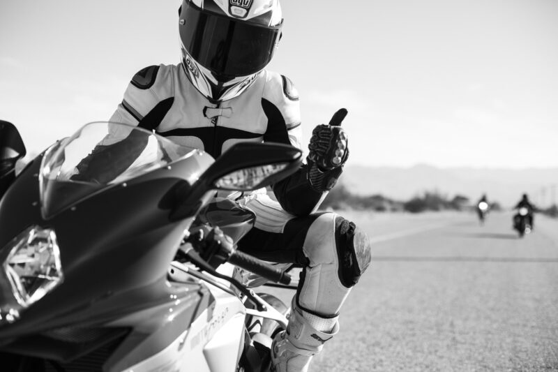 Cumpara cele mai bune haine pentru motociclete pentru siguranta ta